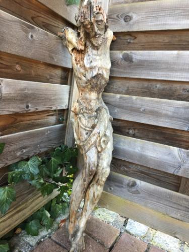 wood-carved-weathered-jesus-christ1