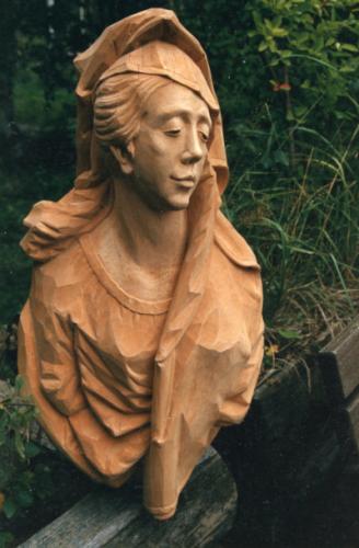 wood-sculpture-haus-madonna